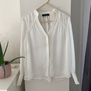 🍄Nwot. White chiffon long sleeve chic shirt
